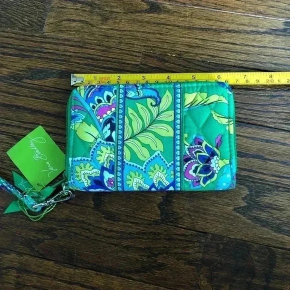 NWT Vera Bradley Zip-Around Wristlet Emerald Green Paisley - Picture 8 of 10